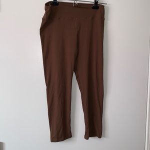 Legging styled capris